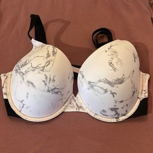 Victoria Secret super push up bra , adjustable, under wire, EUC